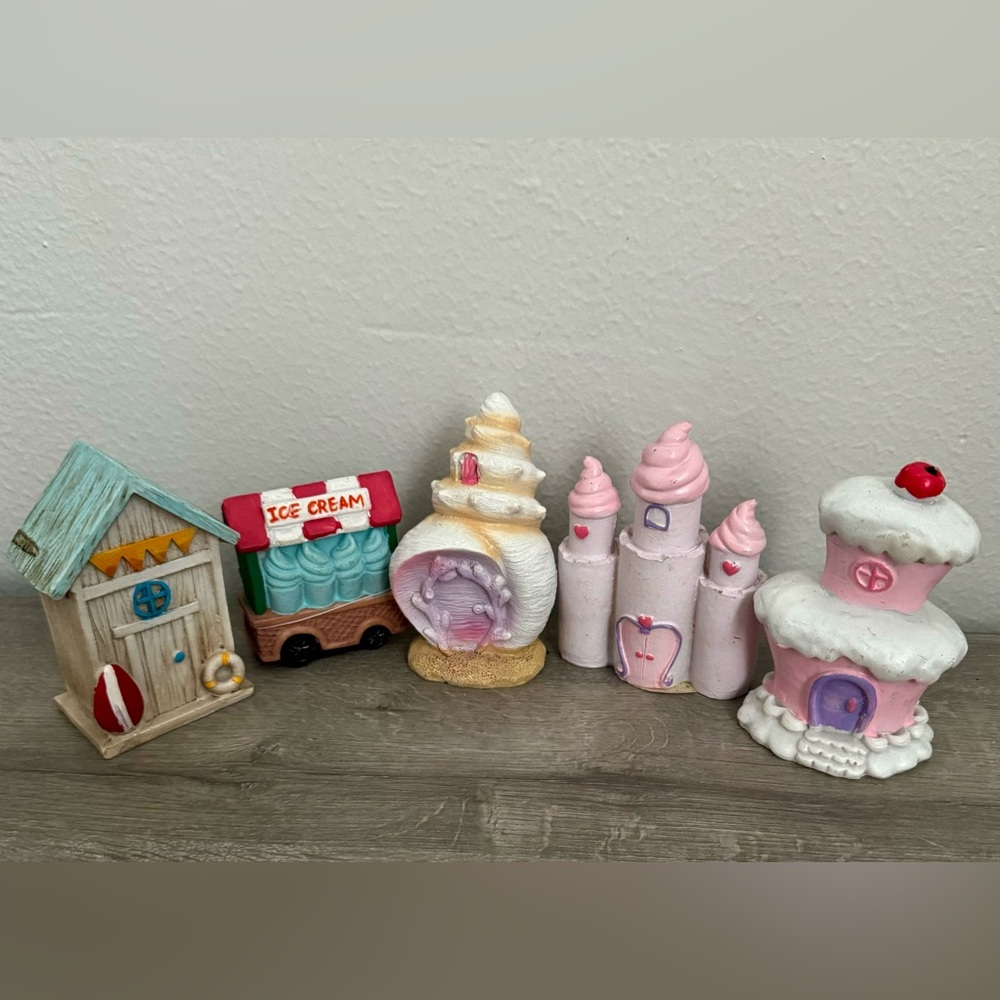 Miniature figures 5 pieces